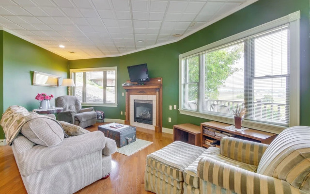 Amish Country Getaway w/ Pastoral Views!