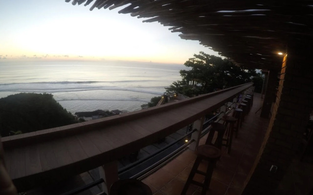 LaBomie Uluwatu