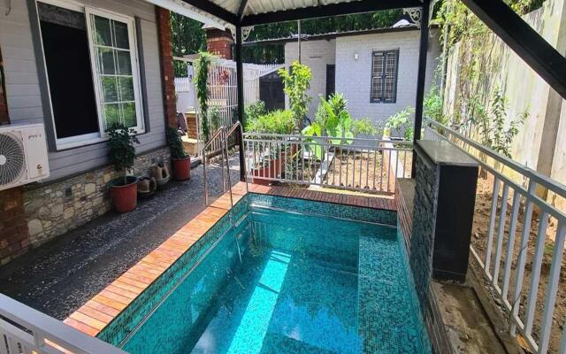 Saffronstays Doon Hideout