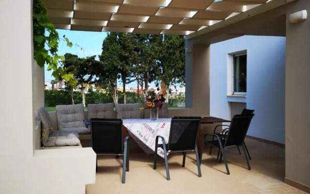 Villa Leonidas