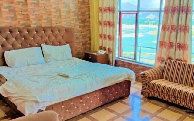 River Breeze Hotel