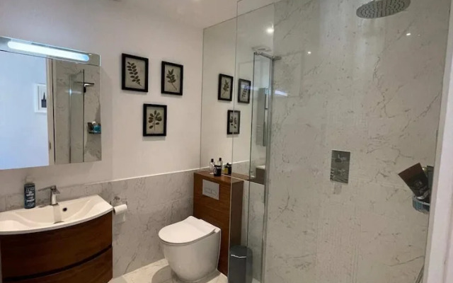 Bright & Stylish 1BD Flat - Wandsworth Town