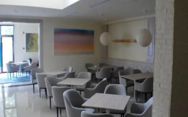 Ji Hotel (Tianjin Train Station Jinwan Square)