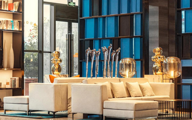 Orange Hotel (Yancheng Municipal Government Baolong Square)