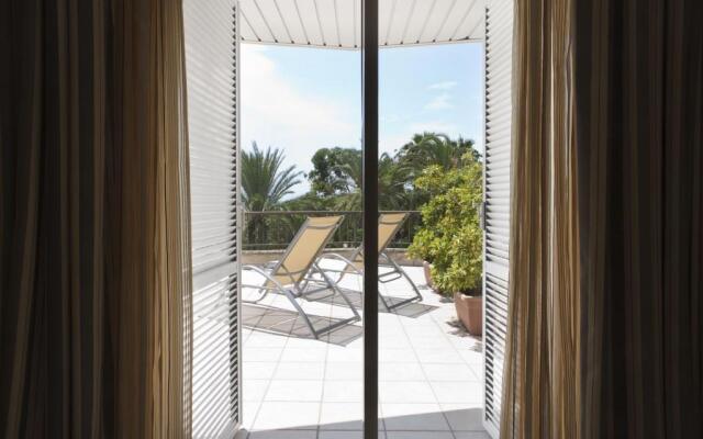Rovira Hotel