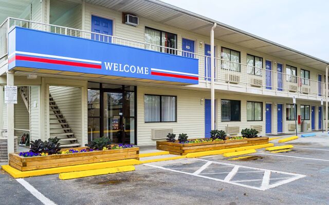 West Ashley Inn
