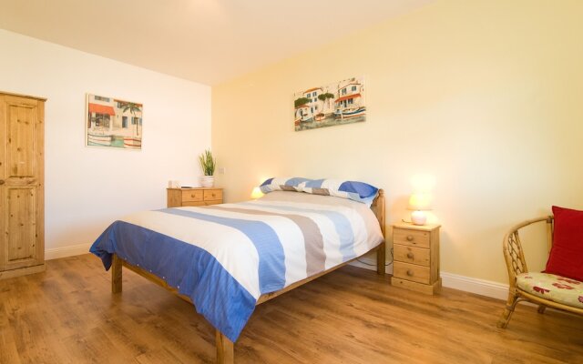 The Three Tees - Guest house