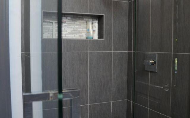 Mccormick Place Guest House