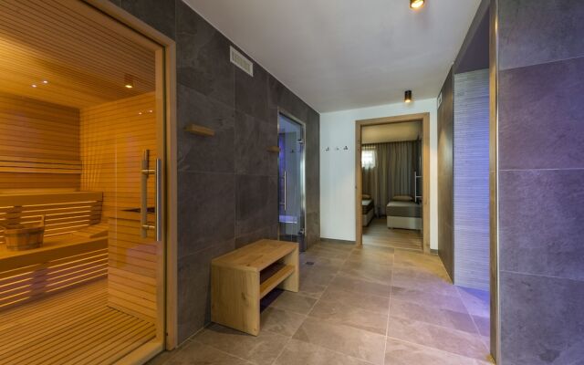Chalet Aster