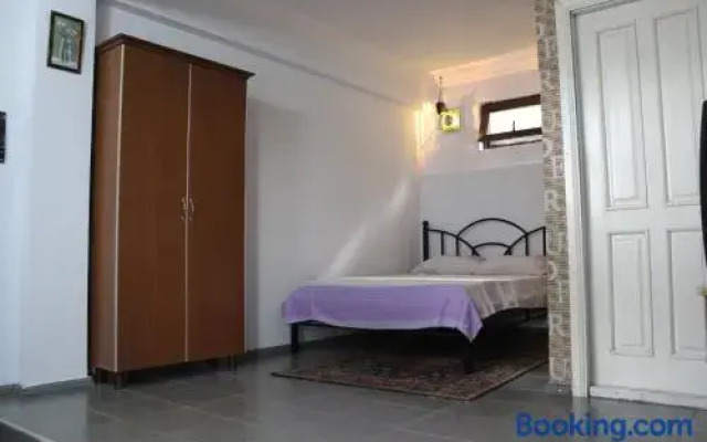 TJ Guest House