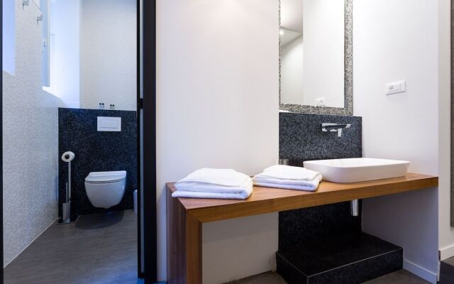 Starlight Luxury Suites