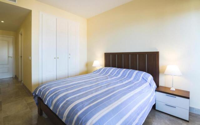 2134-Modern apt with terrace sea view