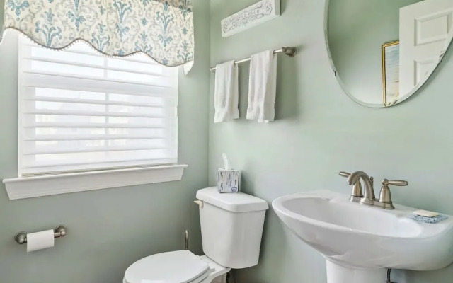 Hidden Paradise Coastal Views!