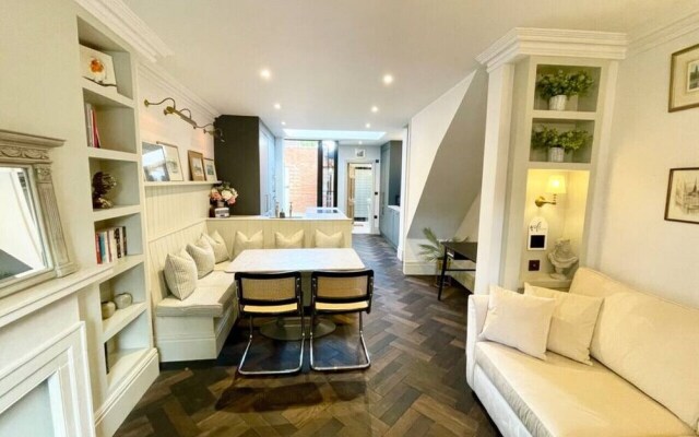 The Emerald - Central Henley 2 Bedroom House