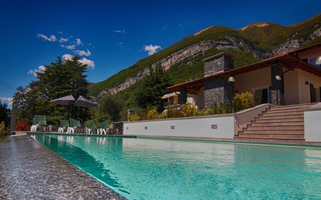 Villa Mirage