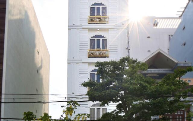 Hilary Hotel