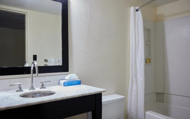 McLure Inn and Suites