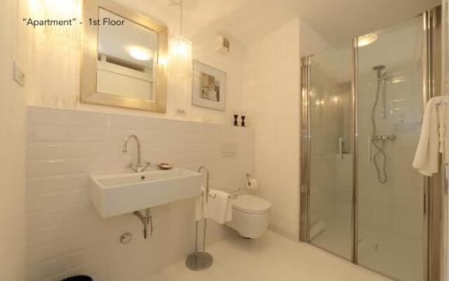 Casa Bellagio, Residence / Apartments