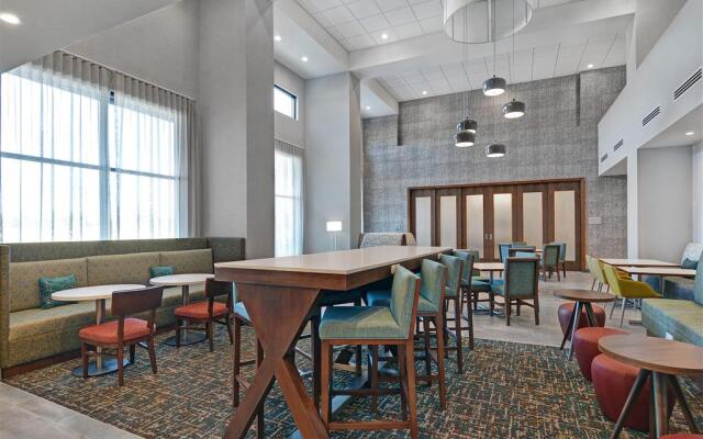 Hampton Inn & Suites Middleburg