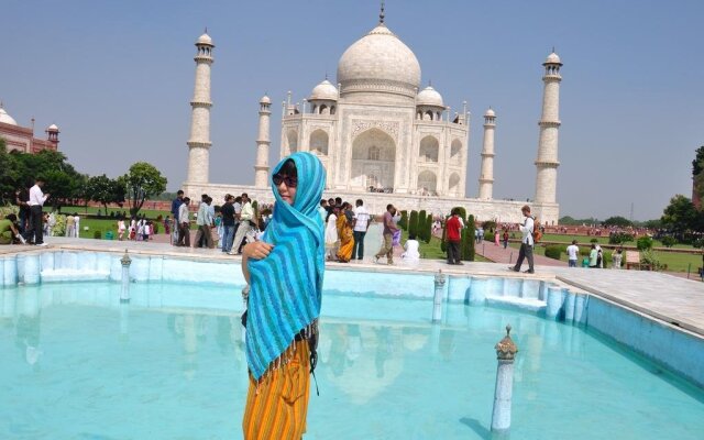 Blooming Azaleas International Youth Hostel