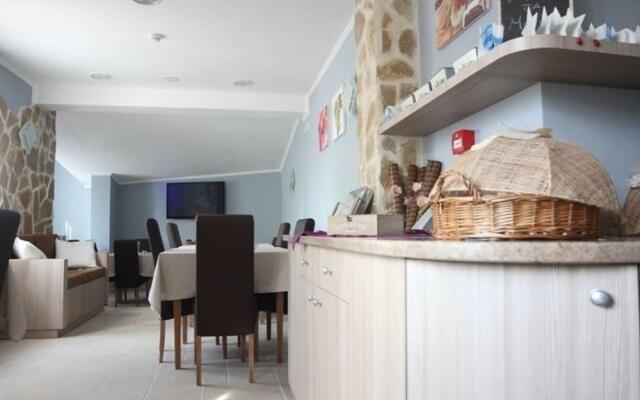 La Maison Rouge Resort