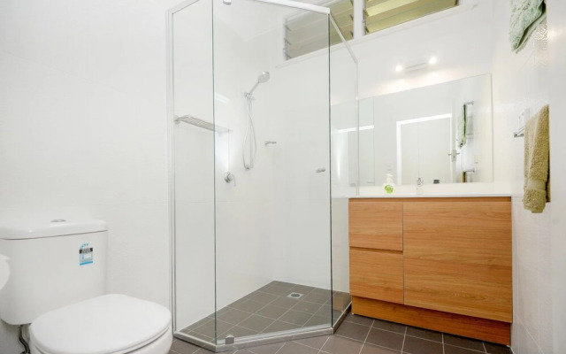 Stay on Seventh - Sawtell