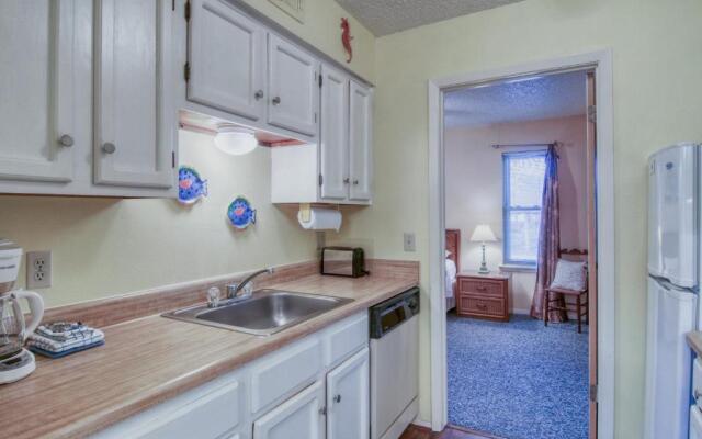 Courtyard #212 Condo