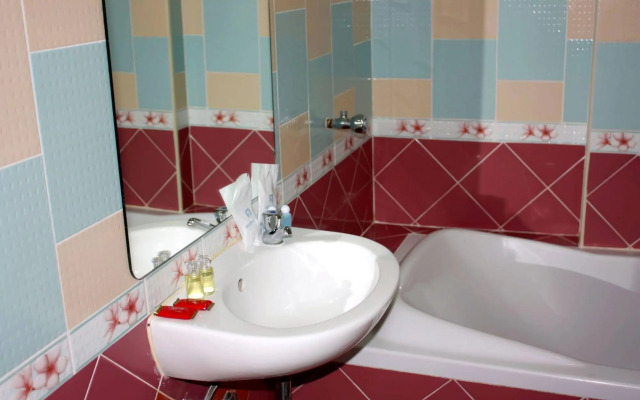 Amici Miei Hotel (SHA Certified)