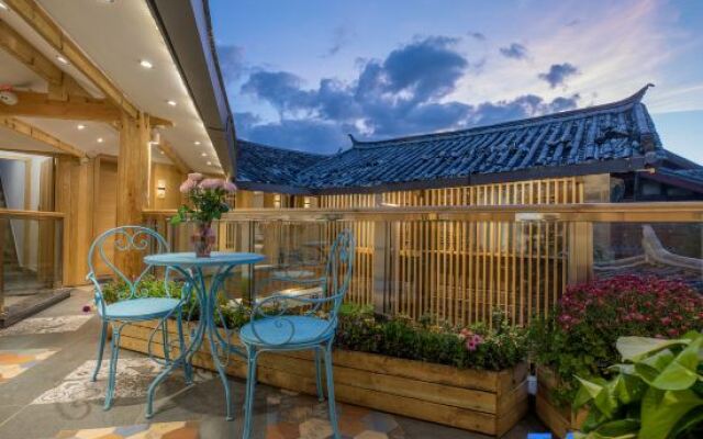 Lijiang see and not see inn