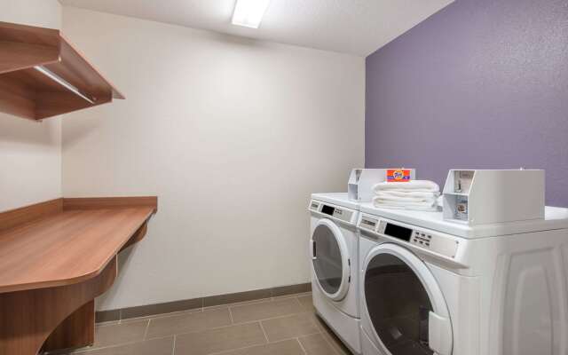 Microtel Inn & Suites By Wyndham Cadiz