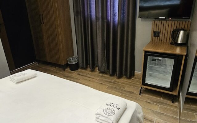 Rever Hotel