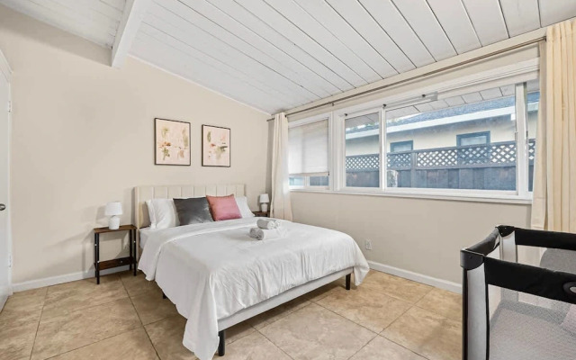 Entire 3br House With Playground