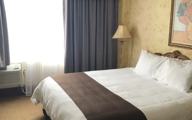 Travelodge by Wyndham Niagara Falls Fallsview