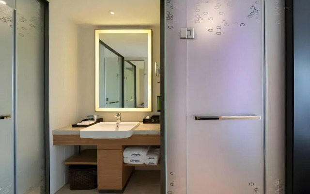 Hampton by Hilton Beihai Station