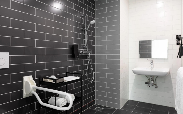 Holiday Inn Express Amsterdam - North Riverside by IHG