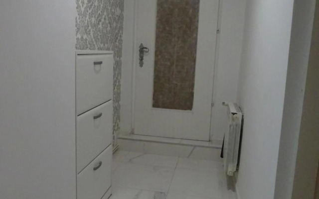 Jasmin White Apartment