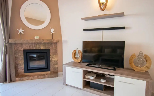 102 Hibiscus Monte Dourado