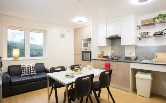 Bright Ensuite Rooms PLYMOUTH SK