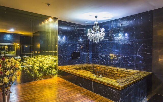 Qingdao Heng Bo Hotel