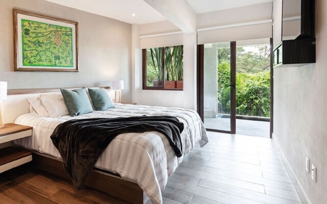 Moderna Villa con Hermosa Vista al Lago