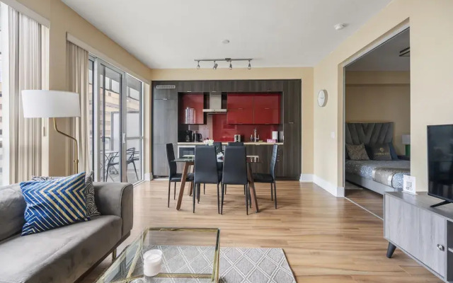 Simply Comfort. Modern Downtown Apartment