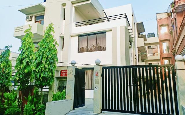 OYO 10662 Hotel Town Noida