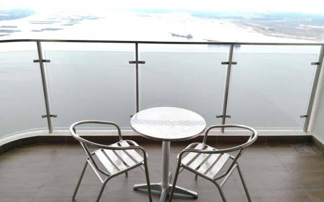 Sea View Homestay @ Country Garden Danga Bay