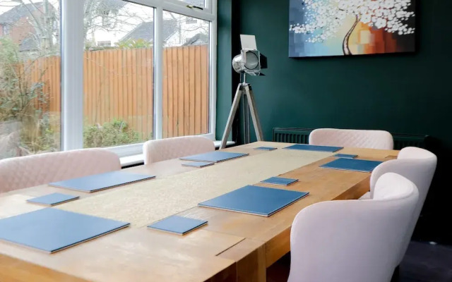 Hughes Contemporary Home in Barnstaple