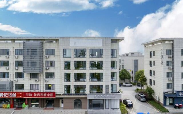 Shanghai Dimishe Light Luxury Hotel