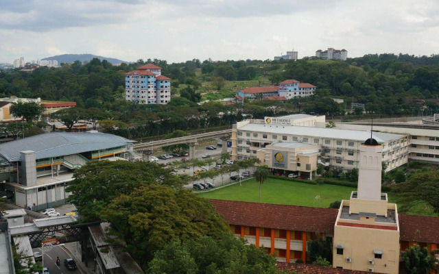 Summer View Hotel