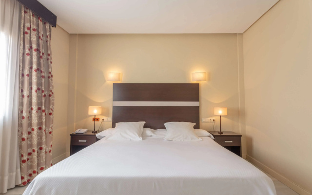 Hotel Abades Benacazón