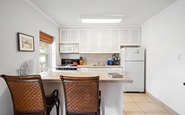 Hut Pointe #5 2 Bedroom Apts