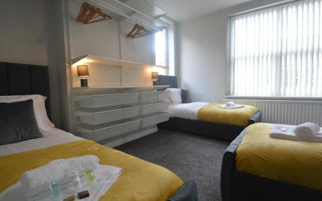 Spacious and Homely 3 Bedroom Flat - SuiteLivin