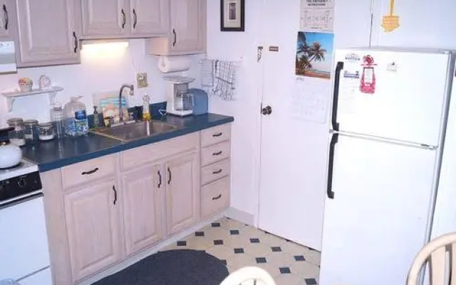 Westward Ho 203 Studio Bedroom Condo by RedAwning